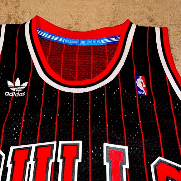 Chicago Bulls jersey - Picture 2 of 4